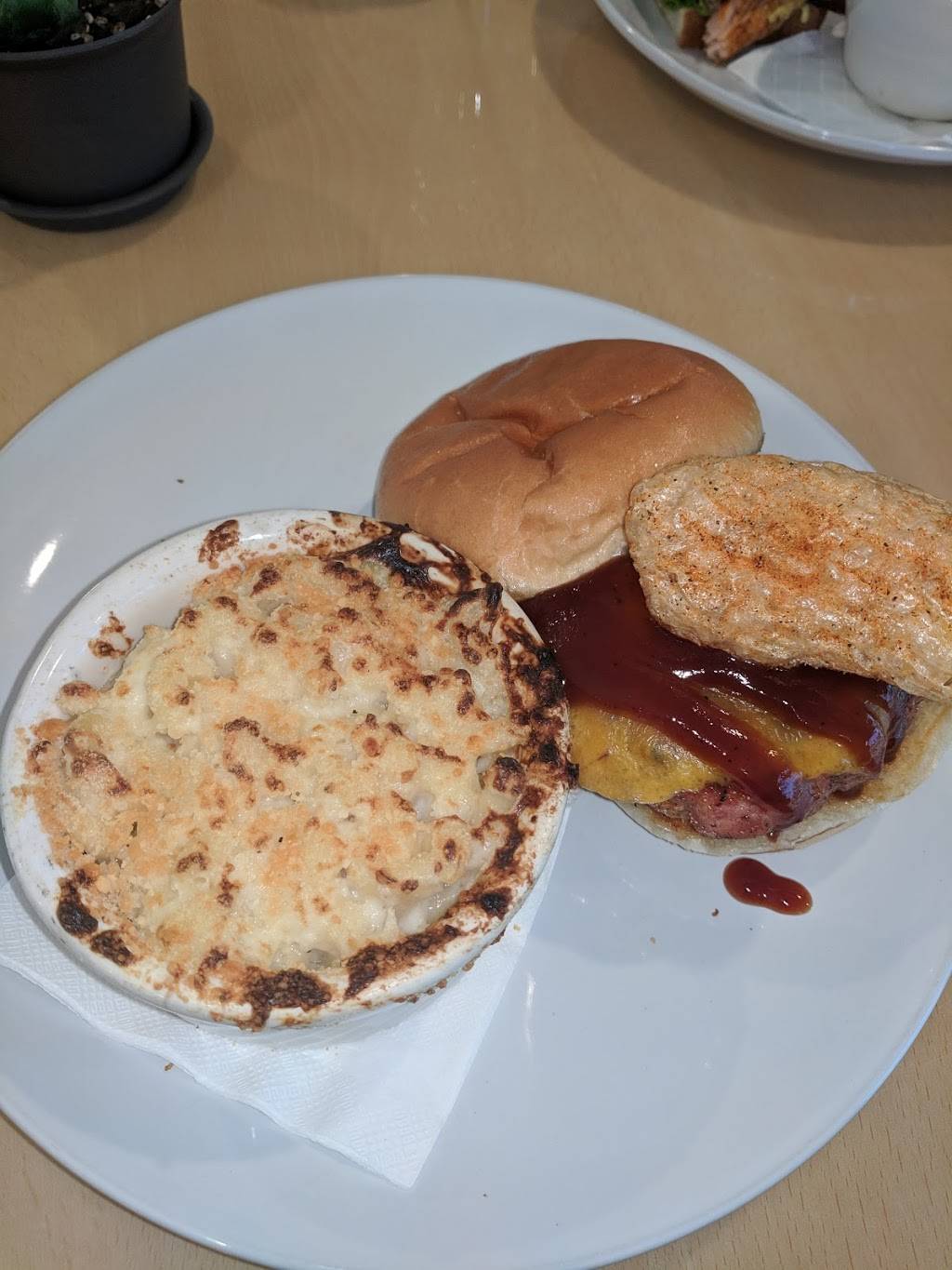 The Curious Pig | restaurant | 114 Huddleston Rd, Peachtree City, GA 30269, USA | 6785456327 OR +1 678-545-6327