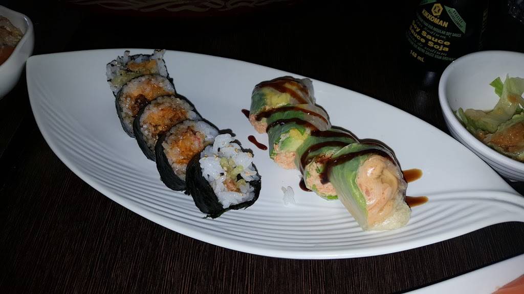 Sushi Den Teppanyaki | restaurant | 155 Wellington St E, Aurora, ON L4G 1J5, Canada | 9058413848 OR +1 905-841-3848