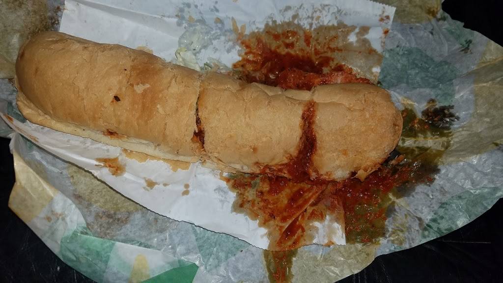 Subway | restaurant | 7100 Raggard Rd, Louisville, KY 40216, USA | 5024475787 OR +1 502-447-5787