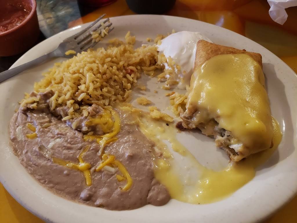 Los Tres Amigos LLC | restaurant | 2002 E Gore Blvd, Lawton, OK 73501, USA | 5802500027 OR +1 580-250-0027