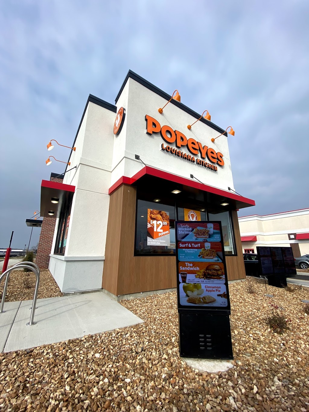 Popeyes Louisiana Kitchen | restaurant | 6674 Keaton Crossing Blvd, OFallon, MO 63368, USA | 3143048131 OR +1 314-304-8131