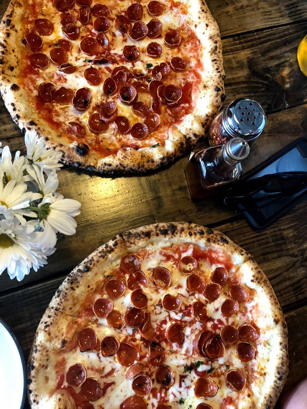 Federalist Public House | restaurant | 2009 Matsui Alley, Sacramento, CA 95811, USA | 9164003859 OR +1 916-400-3859