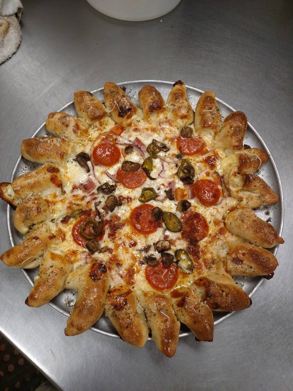 Vinnys Italian Grill & Pizzeria | restaurant | 7835 Dolleys Ct, King George, VA 22485, USA | 5407756960 OR +1 540-775-6960