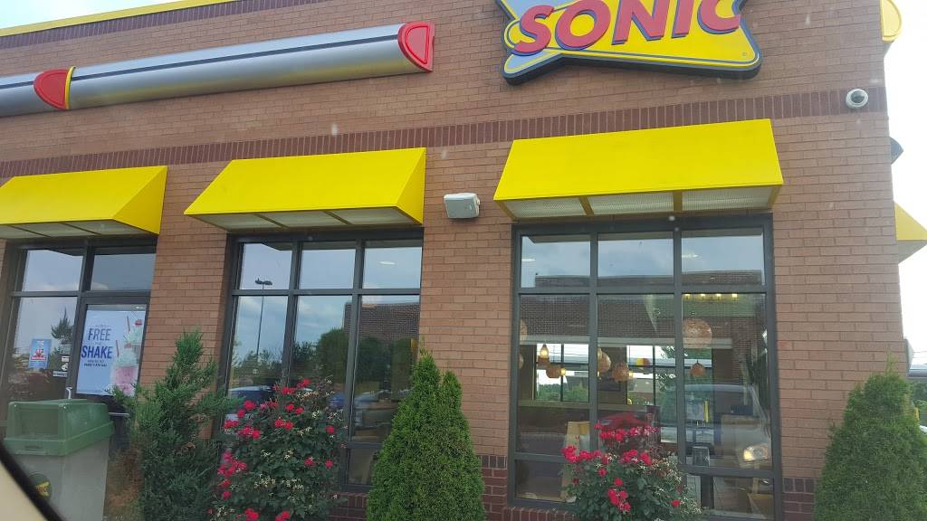 Sonic Drive-In | restaurant | 1365 Old, Boston Post Rd, Milford, CT 06460, USA | 2038741400 OR +1 203-874-1400