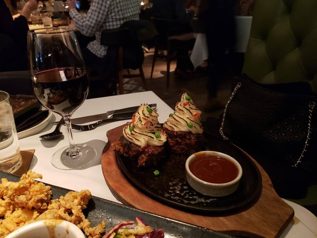 CARVE American Grille | restaurant | 7415 Southwest Pkwy, Austin, TX 78735, USA | 5127924450 OR +1 512-792-4450