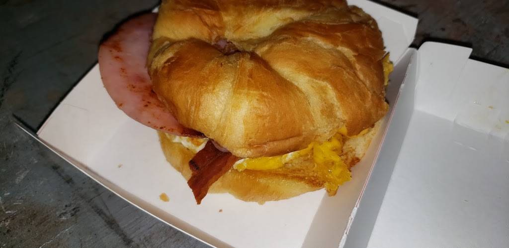 Jack in the Box | restaurant | 5850 Gulf Fwy, Houston, TX 77023, USA | 7139232188 OR +1 713-923-2188