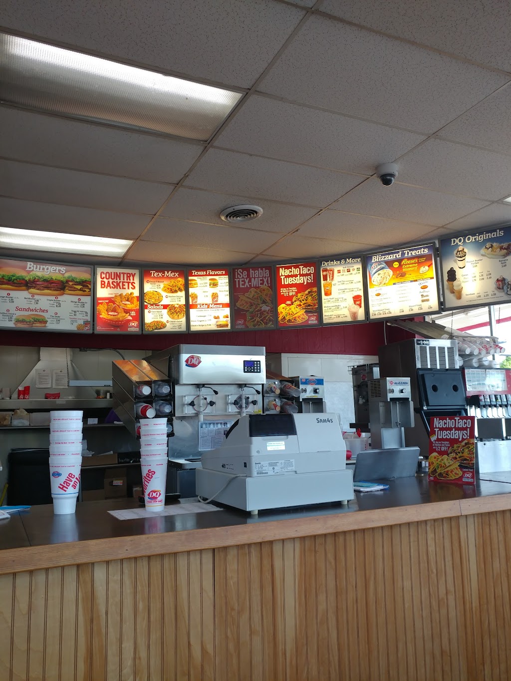 Dairy Queen | restaurant | 927 E Omega St, Henrietta, TX 76365, USA | 9405384411 OR +1 940-538-4411