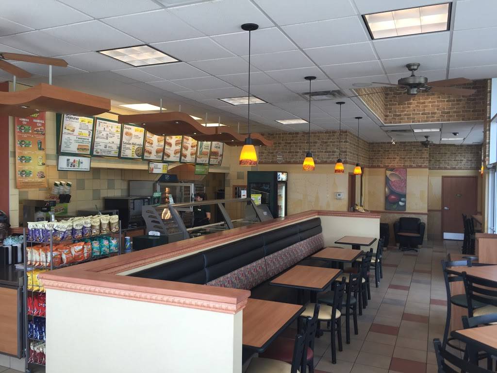 Subway | restaurant | 864 Boulevard de Sainte-Adèle, Sainte-Adèle, QC J8B 2N2, Canada | 4507451314 OR +1 450-745-1314