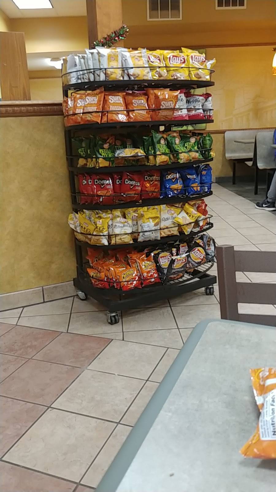 Subway | meal takeaway | 4603 Shawnee Dr, Kansas City, KS 66106, USA | 9133842456 OR +1 913-384-2456