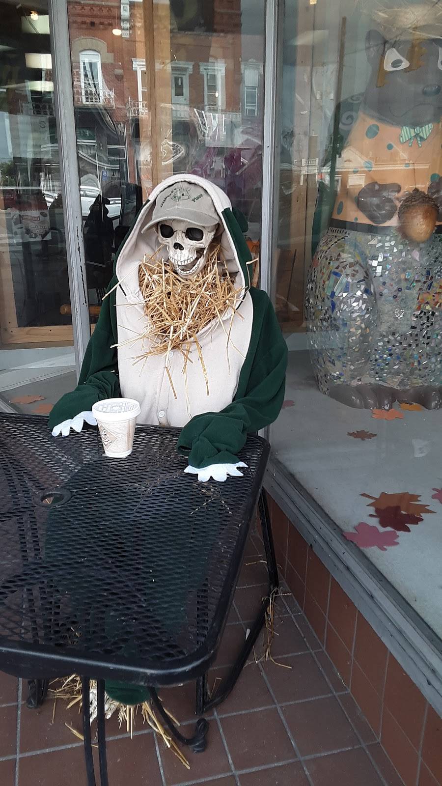 Gilberts Place | cafe | 130 E Main St, Bellevue, OH 44811, USA | 5672144439 OR +1 567-214-4439