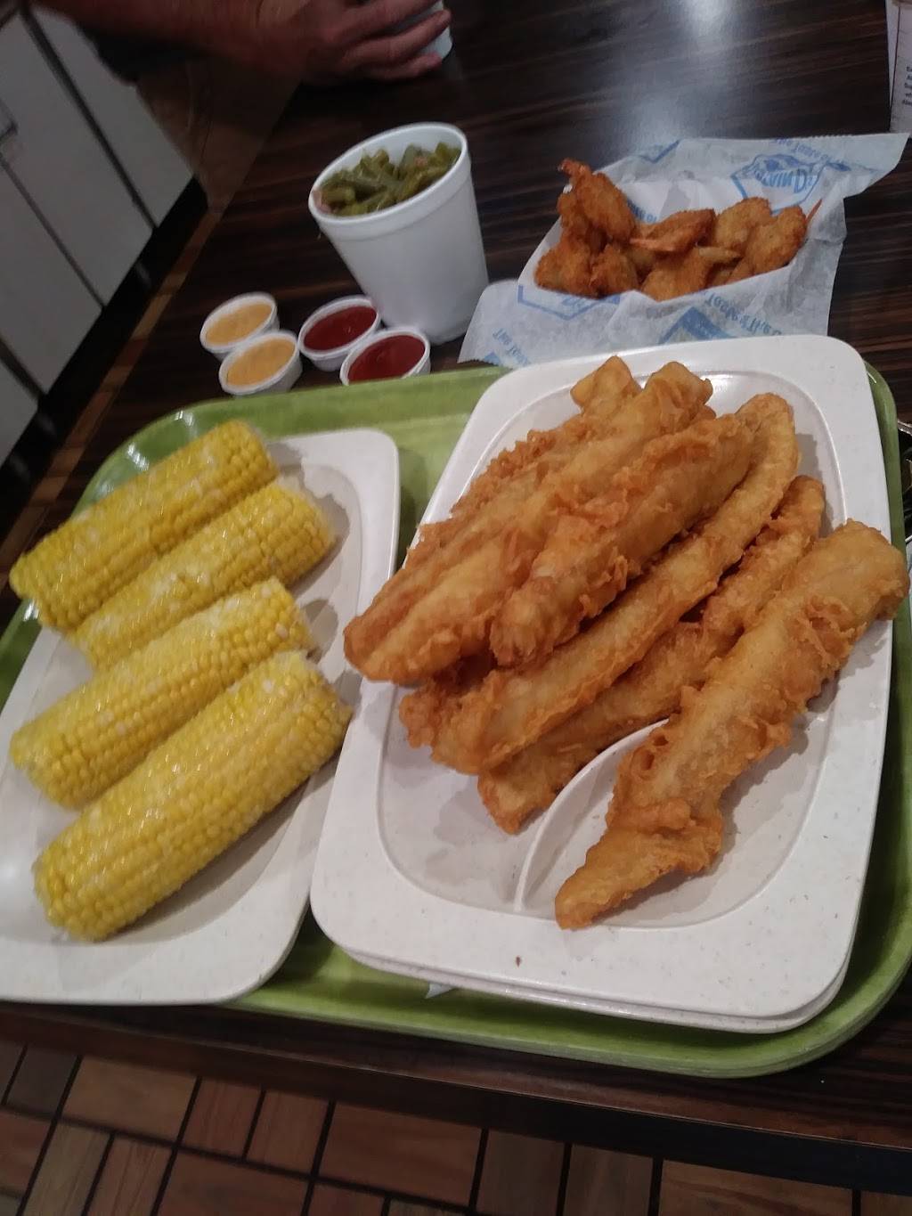 Captain Ds | restaurant | 305 Long Hollow Pike, Goodlettsville, TN 37072, USA | 6158599564 OR +1 615-859-9564