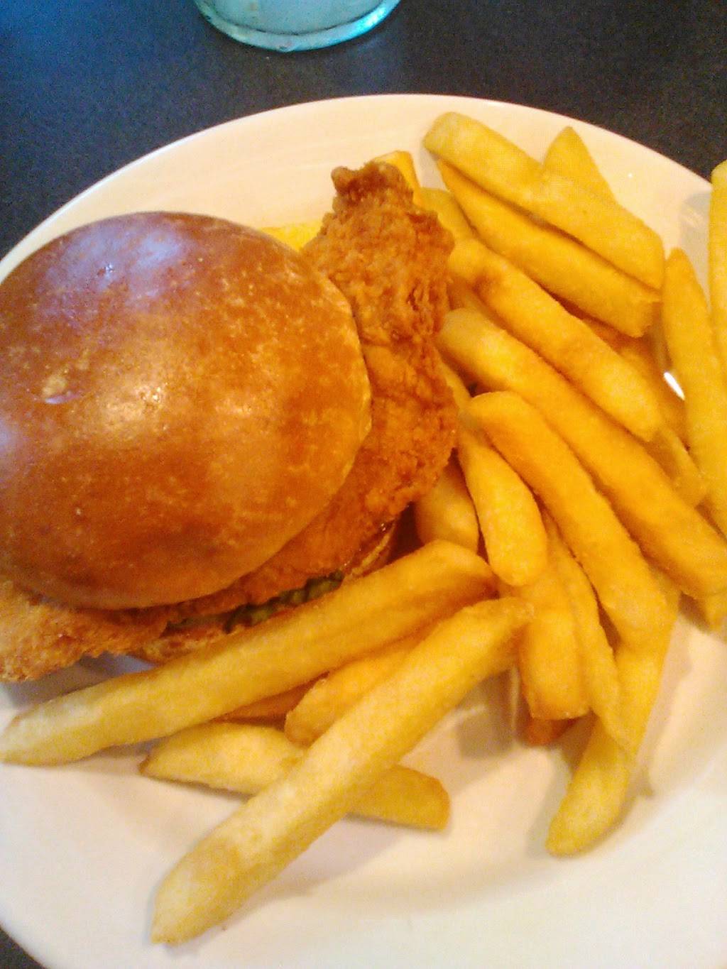 Friendlys | restaurant | 966 Grafton St, Worcester, MA 01604, USA | 5087983298 OR +1 508-798-3298