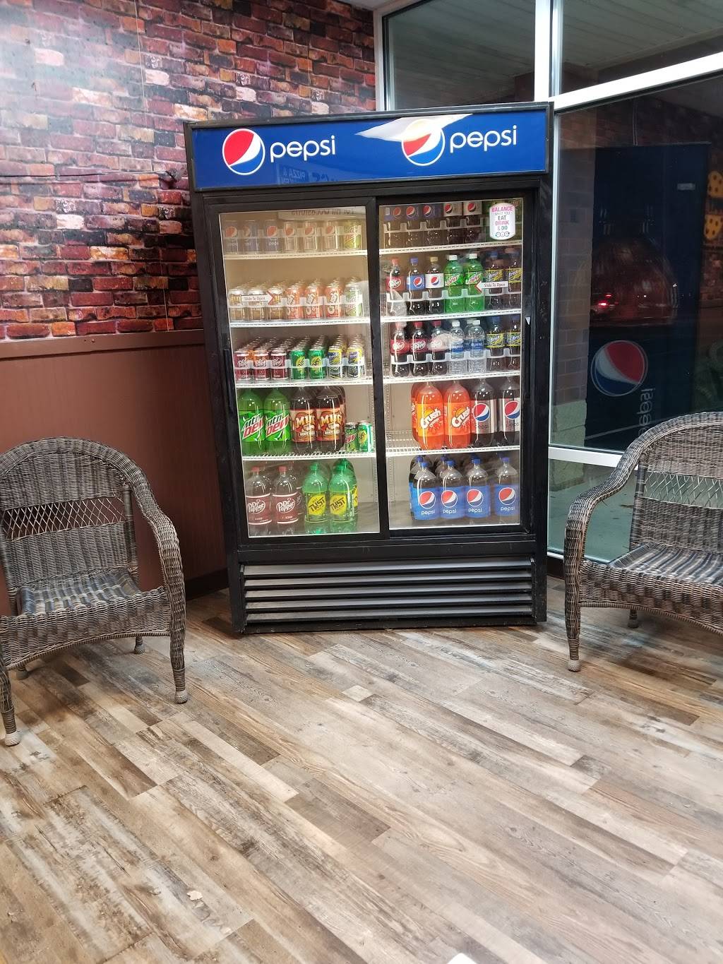 Tommys Pizza & Chicken | restaurant | 17664 Pearl Rd, Strongsville, OH 44136, USA | 4408789999 OR +1 440-878-9999