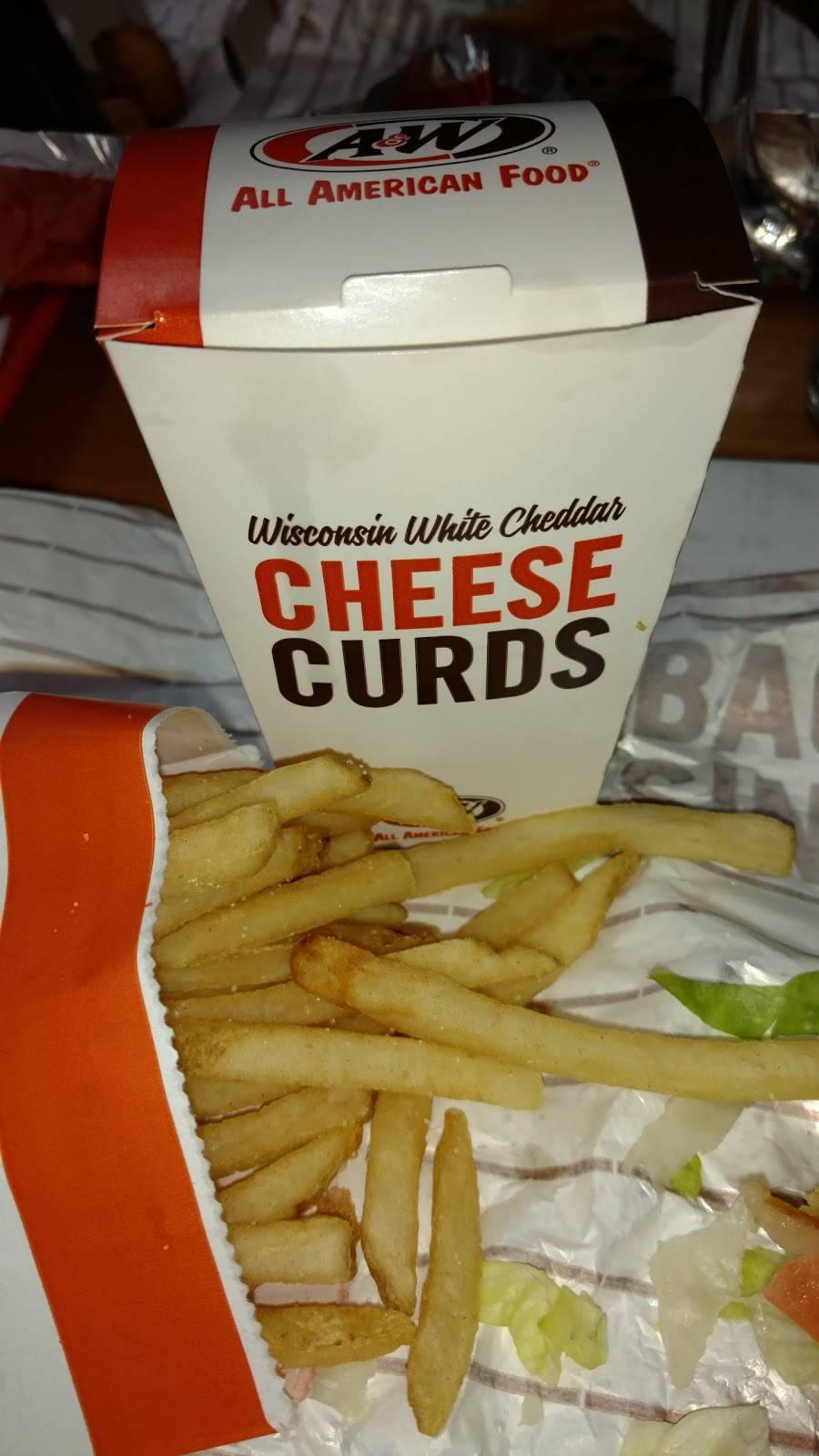 A&W Restaurant | restaurant | 2124 W Riggin Ave, Visalia, CA 93291, USA | 5596255443 OR +1 559-625-5443