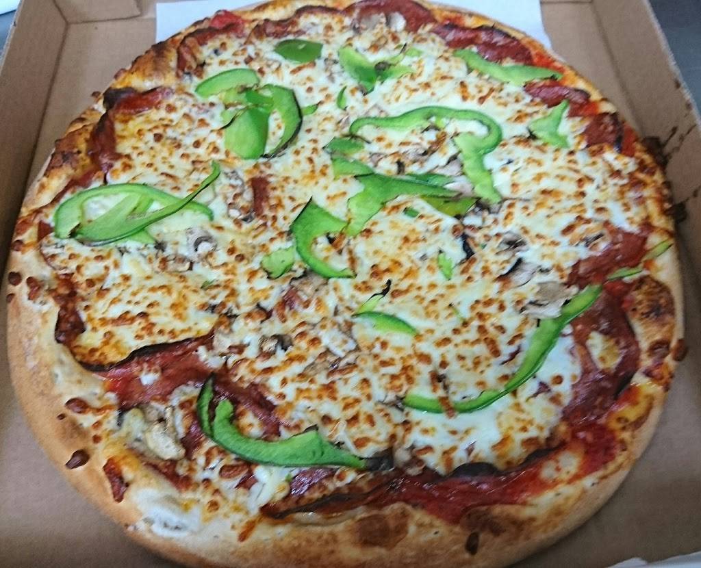 Mikes | restaurant | 633 32e Avenue, Lachine, QC H8T 3G6, Canada | 5145381980 OR +1 514-538-1980