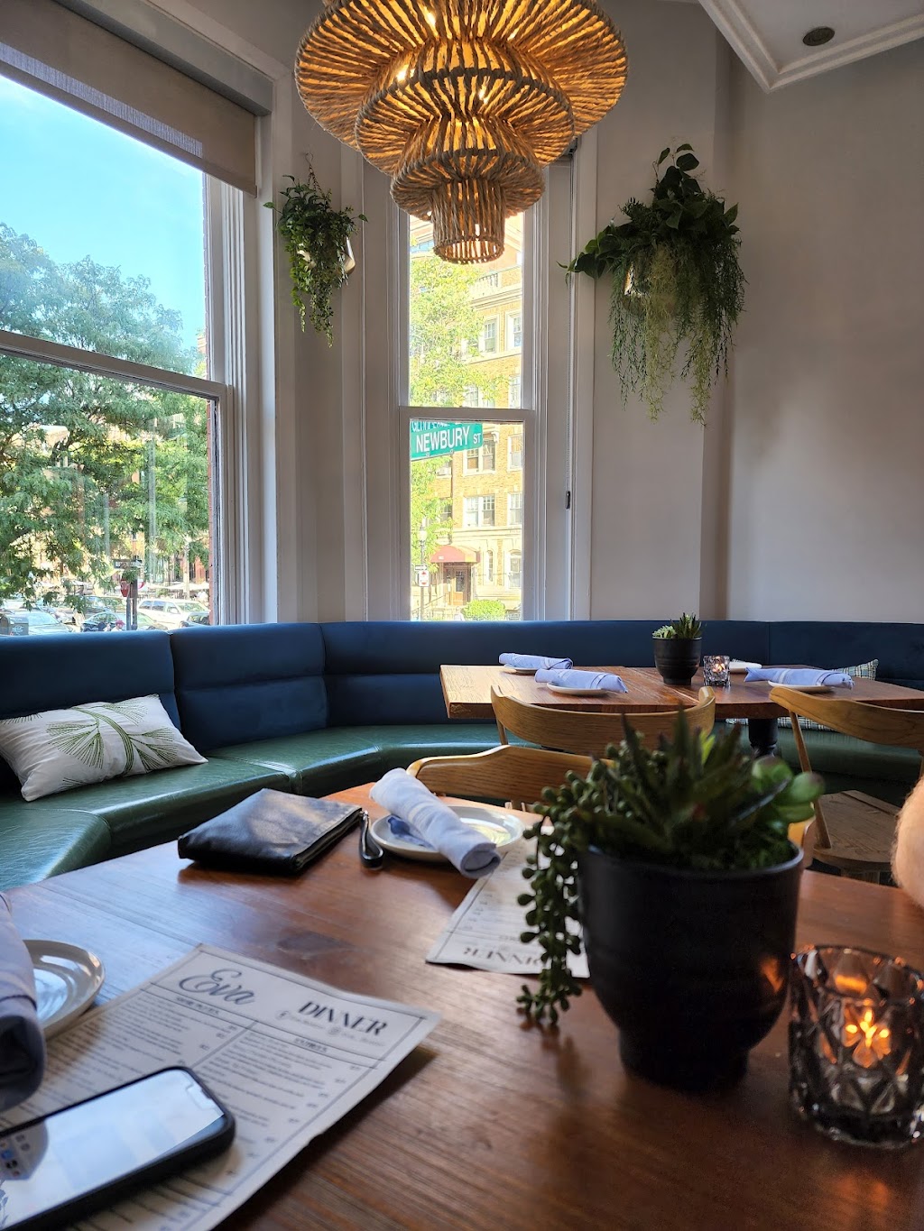 Eva | restaurant | 279a Newbury St, Boston, MA 02115, USA | 6175465155 OR +1 617-546-5155