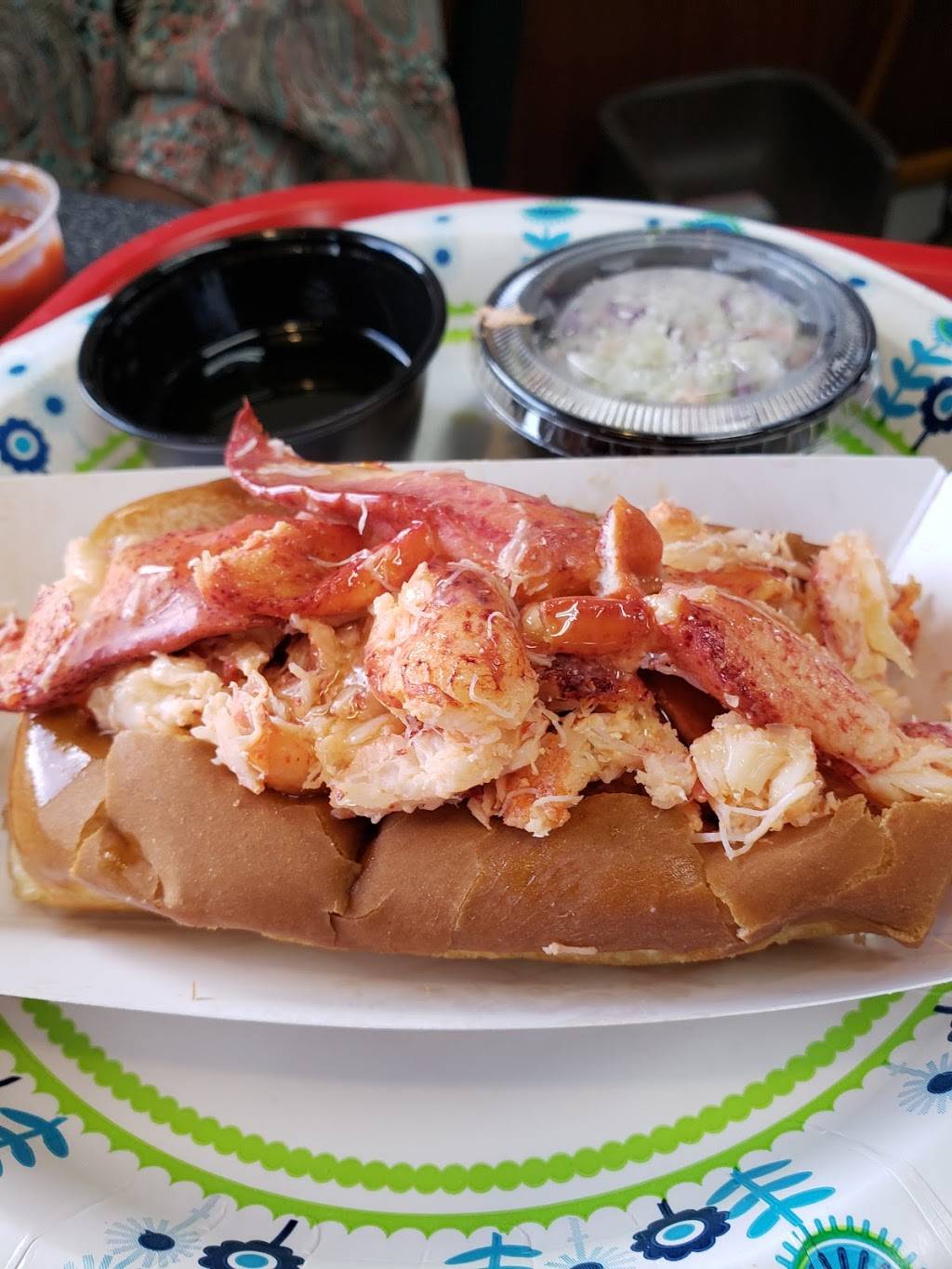 New England Seafood | restaurant | 95 Halton Rd, Greenville, SC 29607, USA | 8649218217 OR +1 864-921-8217