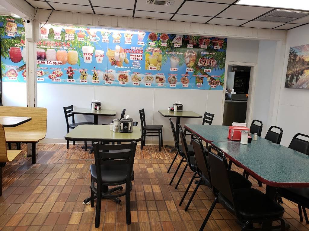 El Coco Rayado | restaurant | 2303 N Zarzamora St, San Antonio, TX 78201, USA | 2107318605 OR +1 210-731-8605