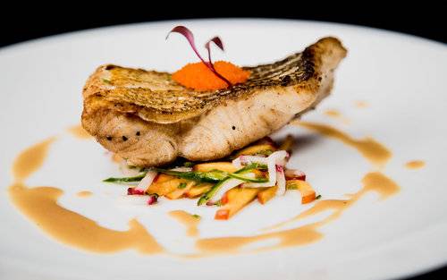 Blu 57 Seafood & Small Plates | restaurant | 5701 N Clark St, Chicago, IL 60660, USA | 7739440575 OR +1 773-944-0575