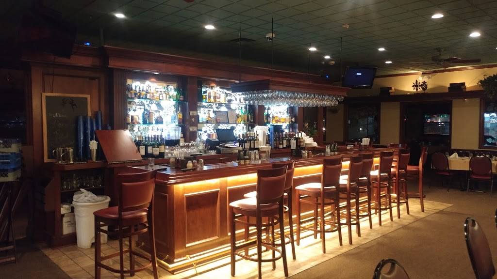 Vitos Ristorante | restaurant | 320 E 1st St, East Syracuse, NY 13057, USA | 3153784984 OR +1 315-378-4984