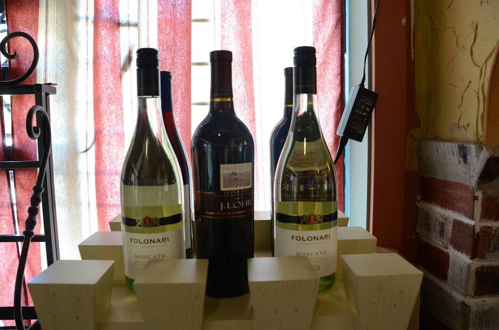 Yannis Grill & Vineyard | restaurant | 410 S Ankeny Blvd, Ankeny, IA 50023, USA | 5159657802 OR +1 515-965-7802