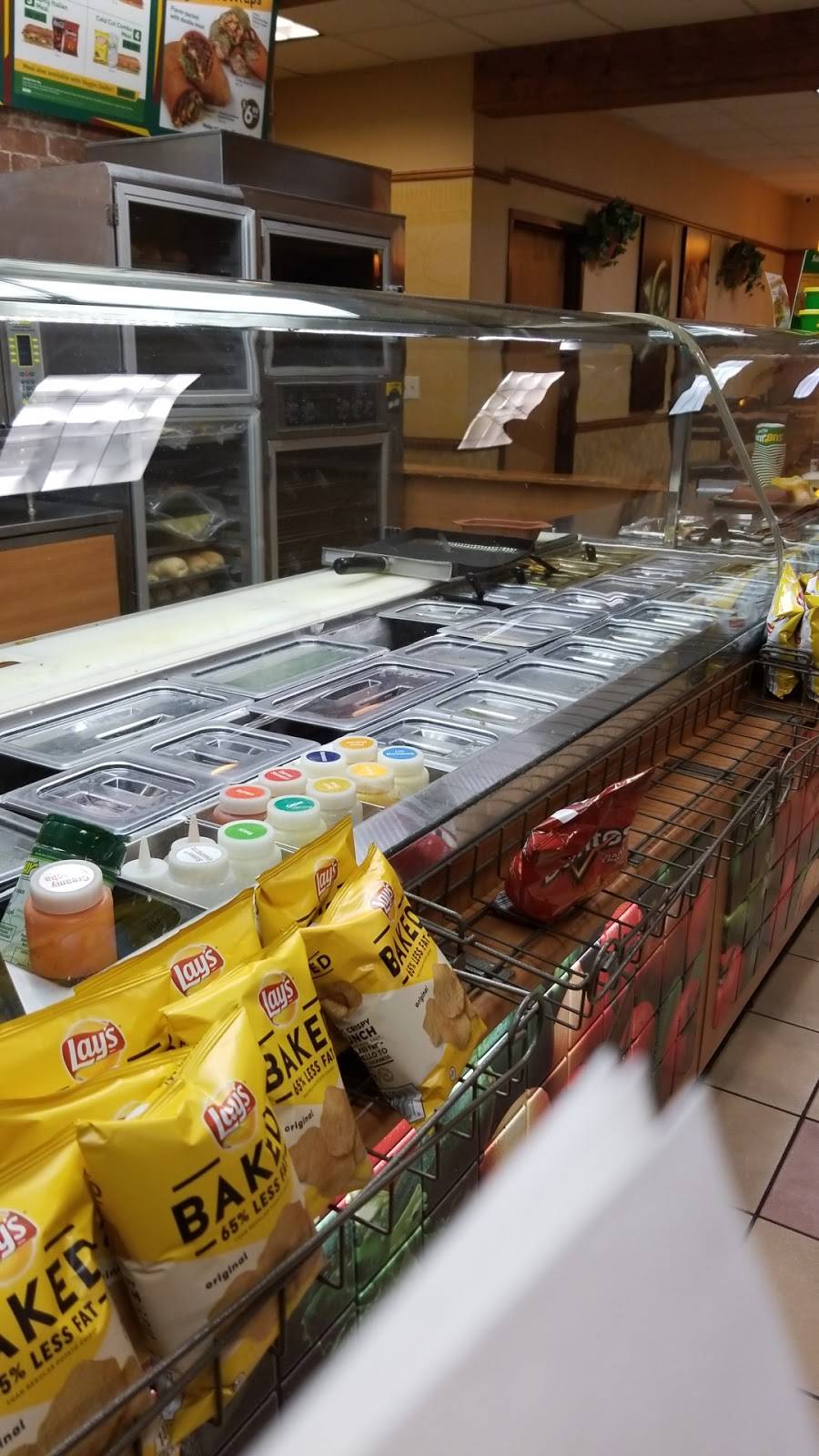 Subway | meal takeaway | 19021 Darrington Rd Bldg G, Suite 701, Eastlake Crossing, Horizon City, TX 79928, USA | 9158526720 OR +1 915-852-6720