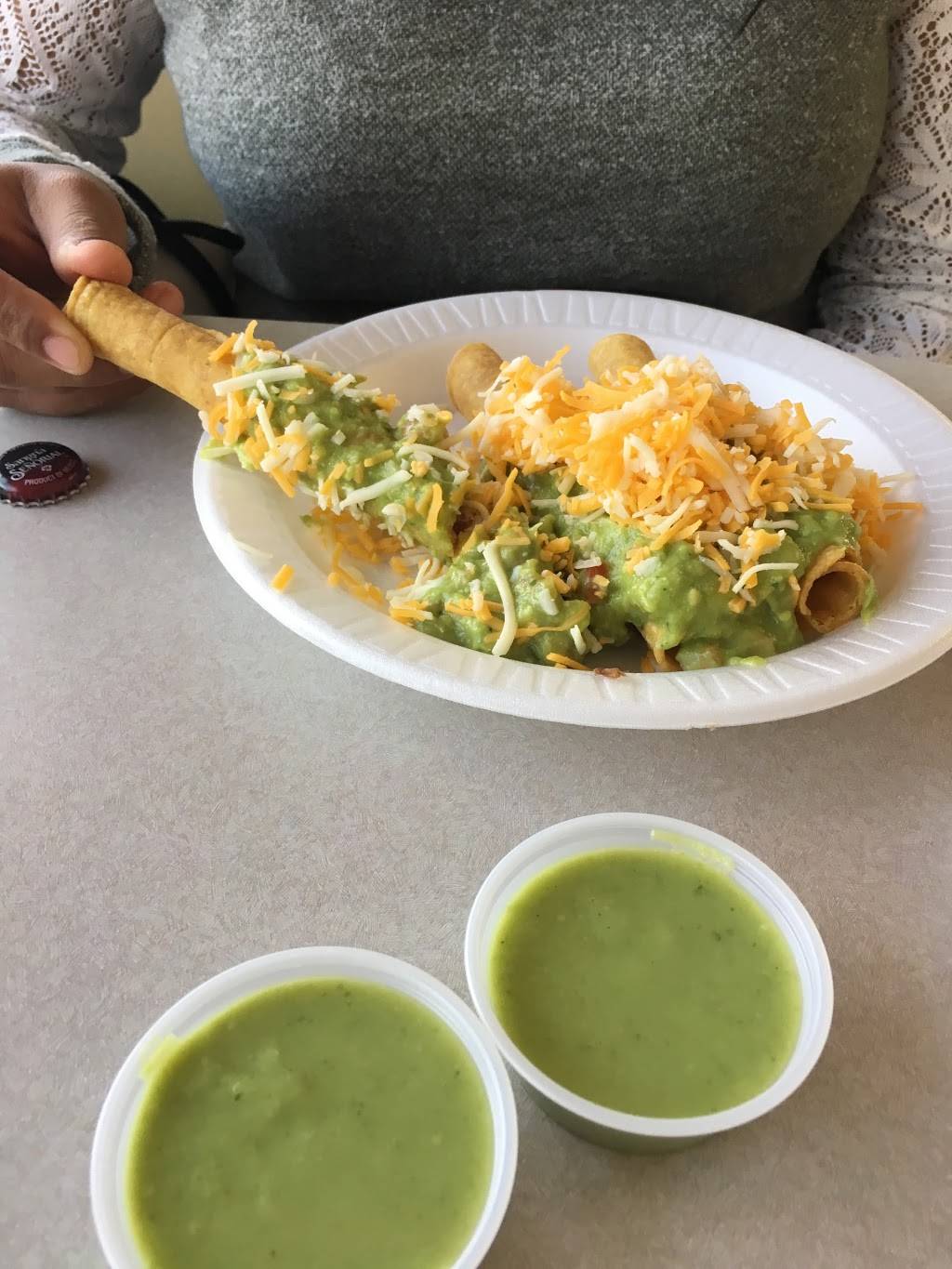 Ebelardos Mexican Food | restaurant | 14551 Newport Ave, Tustin, CA 92780, USA | 7148321503 OR +1 714-832-1503