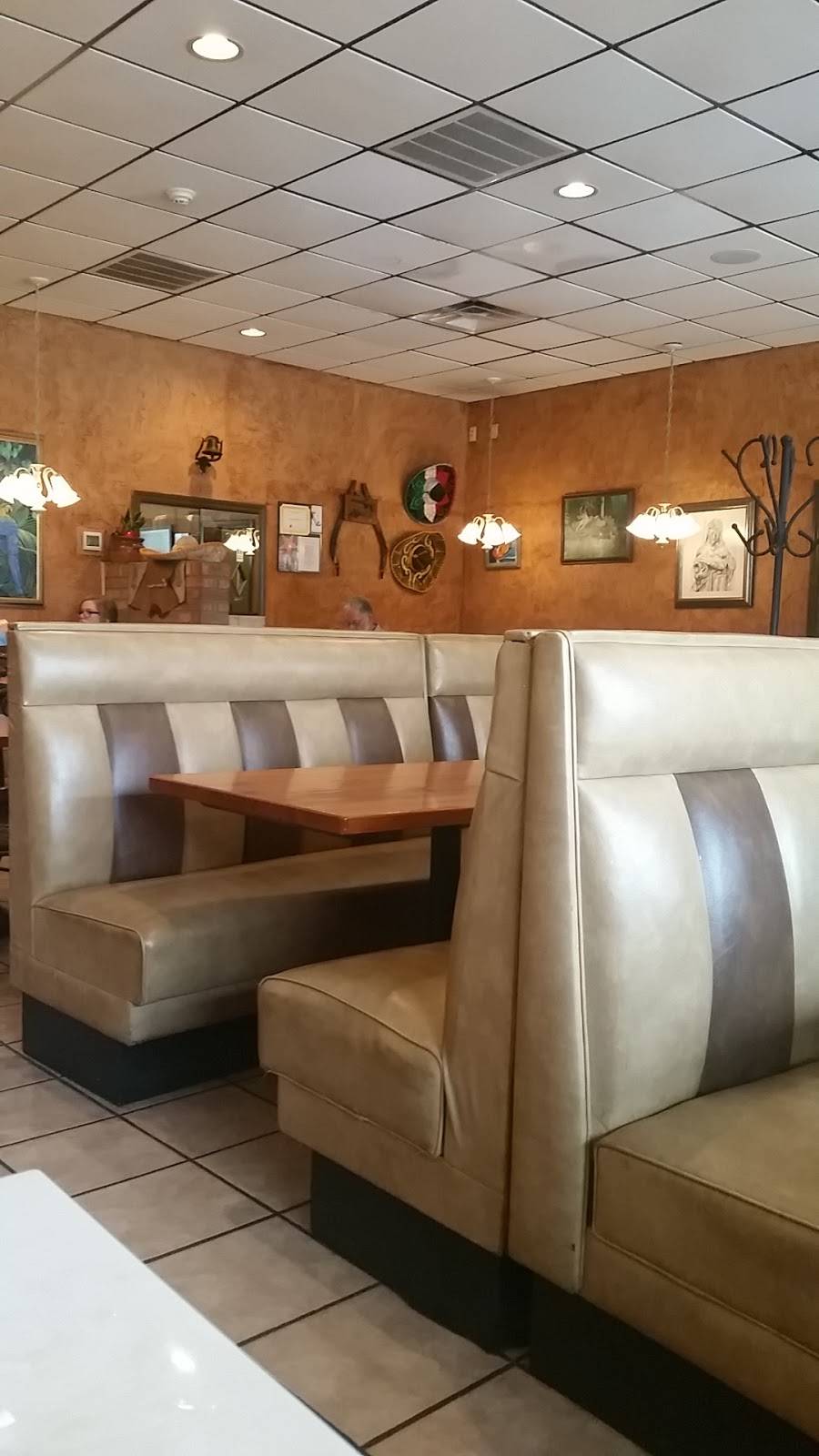 El Ranchito | restaurant | 227 N Church Ave, Henderson, TN 38340, USA | 7319897373 OR +1 731-989-7373