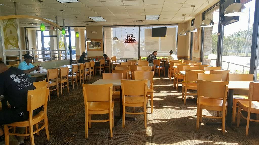 Wendys | restaurant | 943 W State Rd 84, Fort Lauderdale, FL 33315, USA | 9545275355 OR +1 954-527-5355