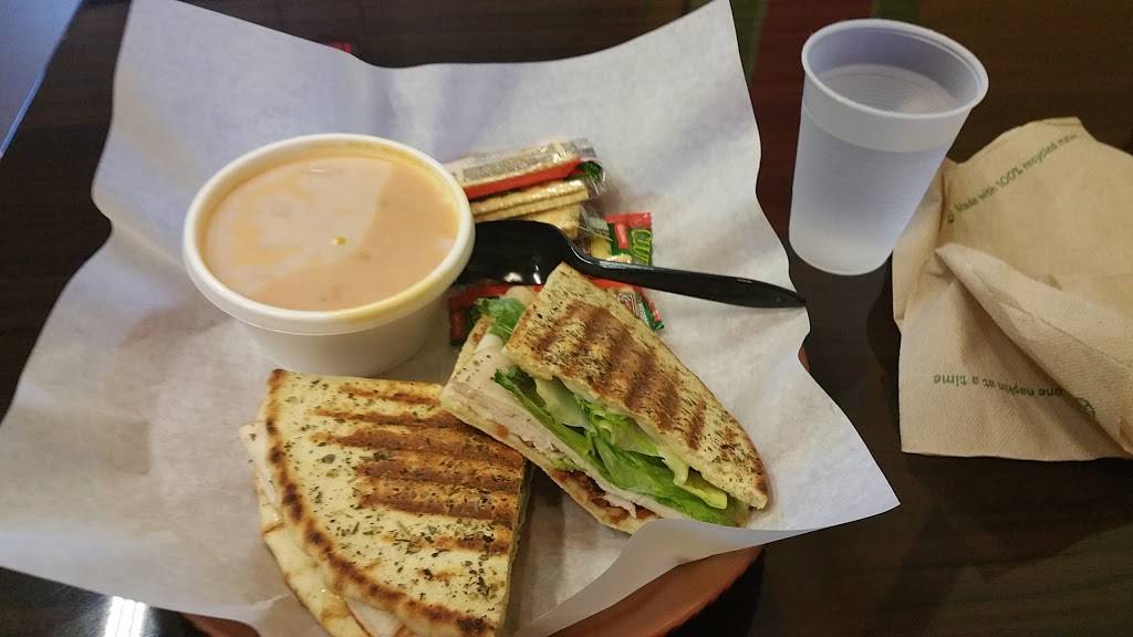 Designer Greens Orlando | restaurant | 464 N Alafaya Trail, Orlando, FL 32828, USA | 4072828588 OR +1 407-282-8588