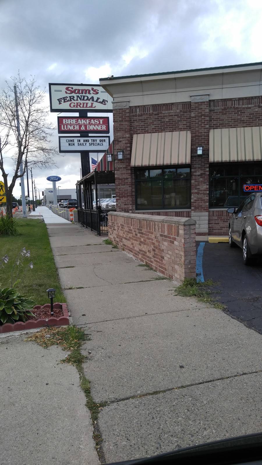 Sams Ferndale Grill | restaurant | 21468 Woodward Ave, Ferndale, MI 48220, USA | 2483991620 OR +1 248-399-1620