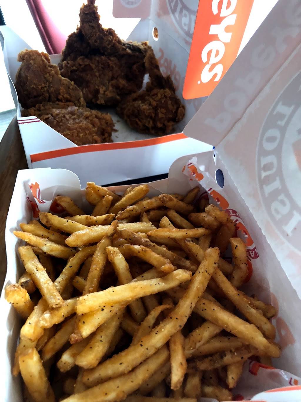 Popeyes Central Parkway | restaurant | 325 Central Pkwy W, Mississauga, ON L5B 3X9, Canada | 9052813500 OR +1 905-281-3500