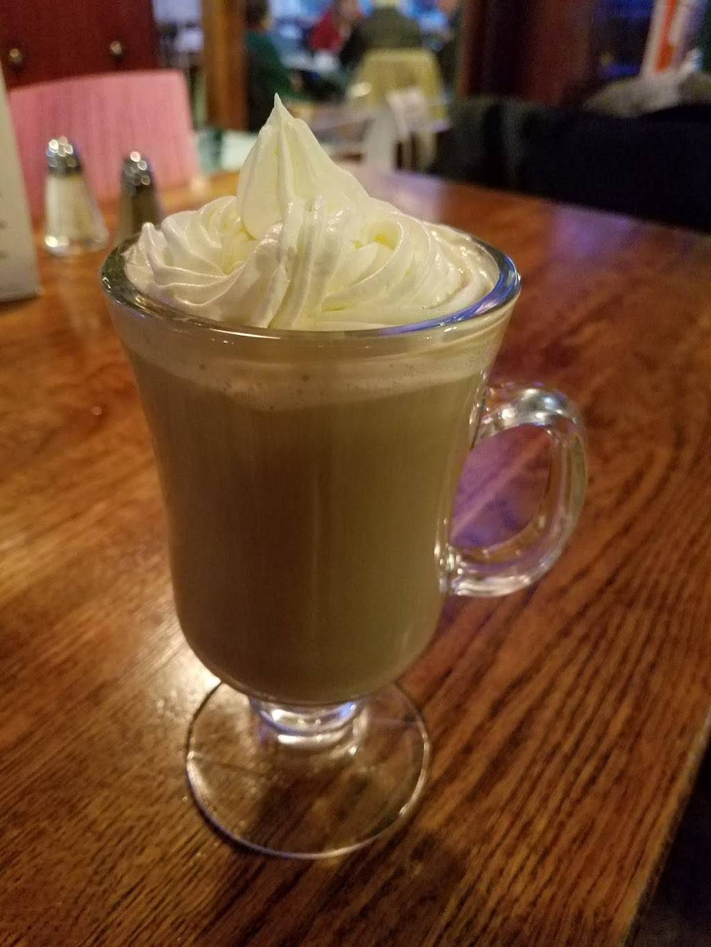 Front Street Station | restaurant | 212 Front St, Greenport, NY 11944, USA | 6313332050 OR +1 631-333-2050