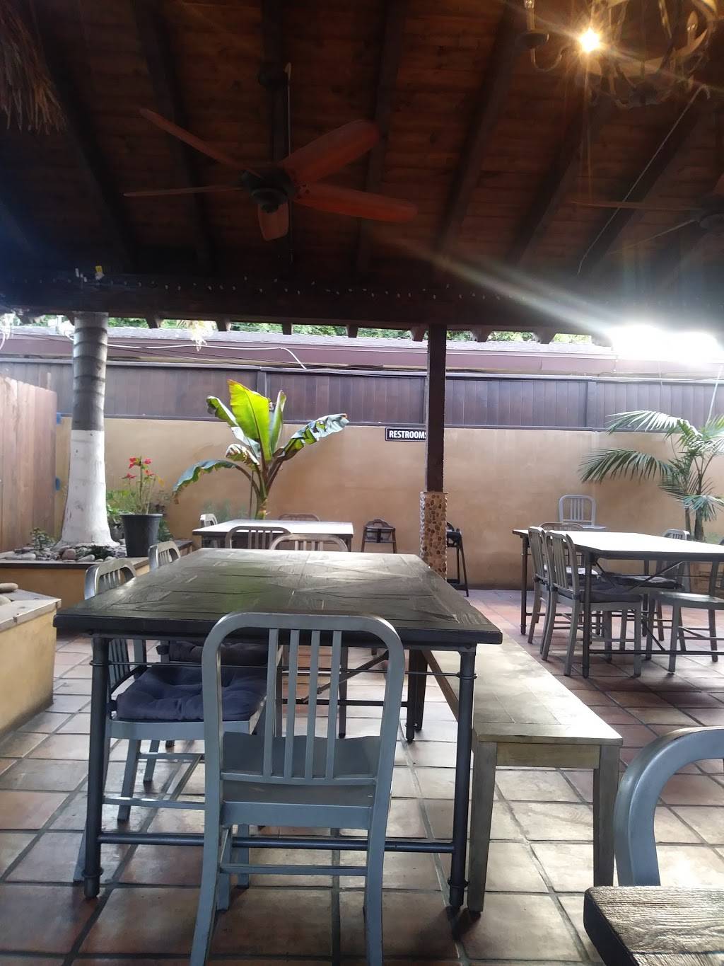 Coni Seafood | restaurant | 3544 W Imperial Hwy, Inglewood, CA 90303, USA | 3106722339 OR +1 310-672-2339