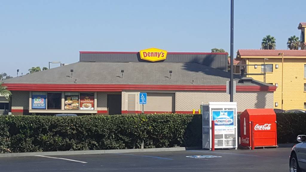 Dennys | restaurant | 110 Bonita Rd, Chula Vista, CA 91910, USA | 6194257211 OR +1 619-425-7211