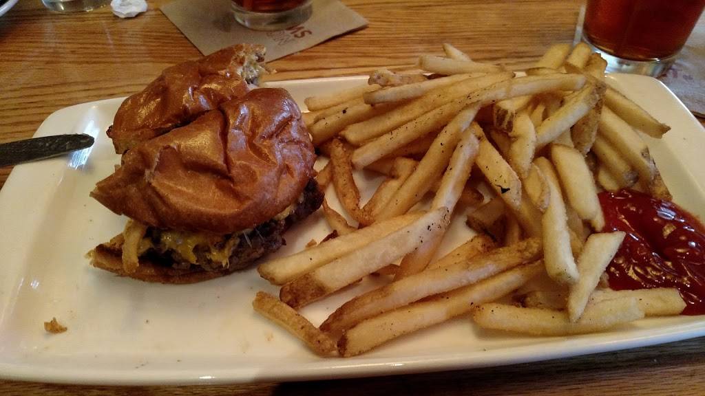 Applebees Grill + Bar | restaurant | 6806 Walton Ln, Gloucester, VA 23061, USA | 8046943160 OR +1 804-694-3160