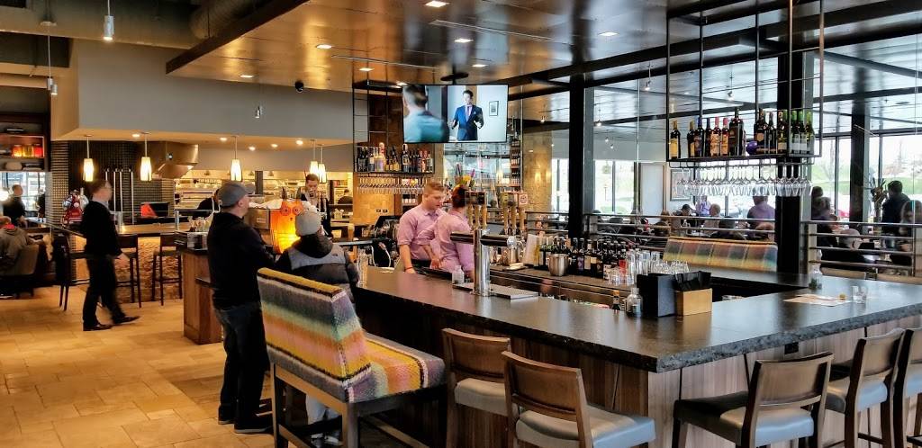 Pinstripes | restaurant | 111 Park Ave Suite 105, Beachwood, OH 44122, USA | 2164158010 OR +1 216-415-8010