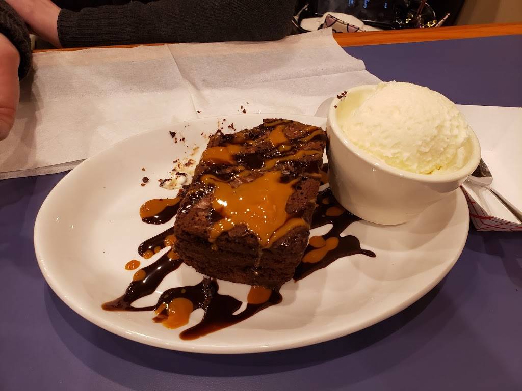 Mommas Mustard, Pickles & BBQ | restaurant | 102 Bauer Ave, Louisville, KY 40207, USA | 5029386262 OR +1 502-938-6262