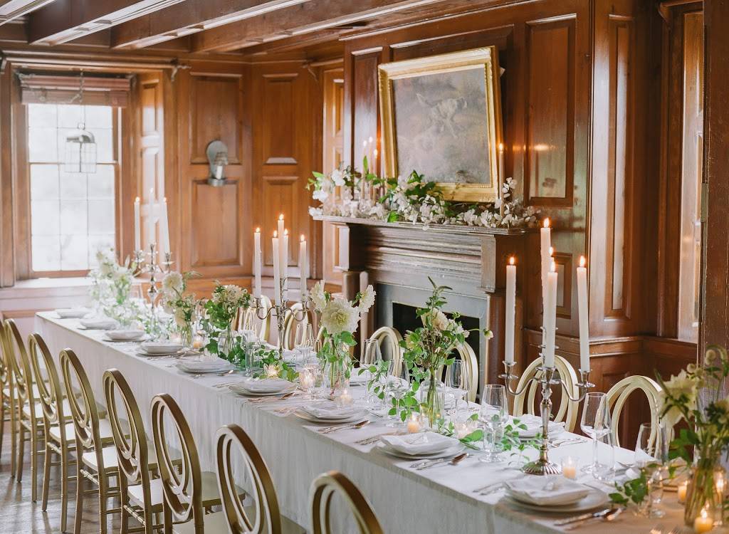 The Red Fox Inn & Tavern | restaurant | 2 E Washington St, Middleburg, VA 20117, USA | 5406876301 OR +1 540-687-6301