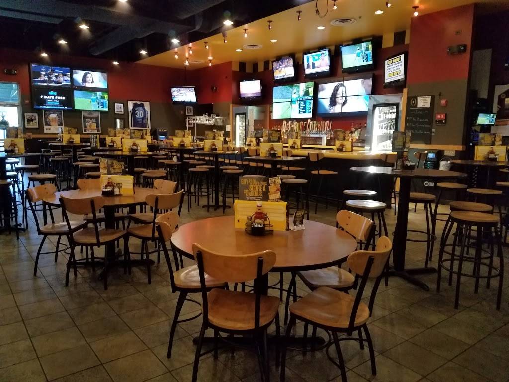 Buffalo Wild Wings | restaurant | 1018 Willow Rd, Northbrook, IL 60062, USA | 8475620333 OR +1 847-562-0333
