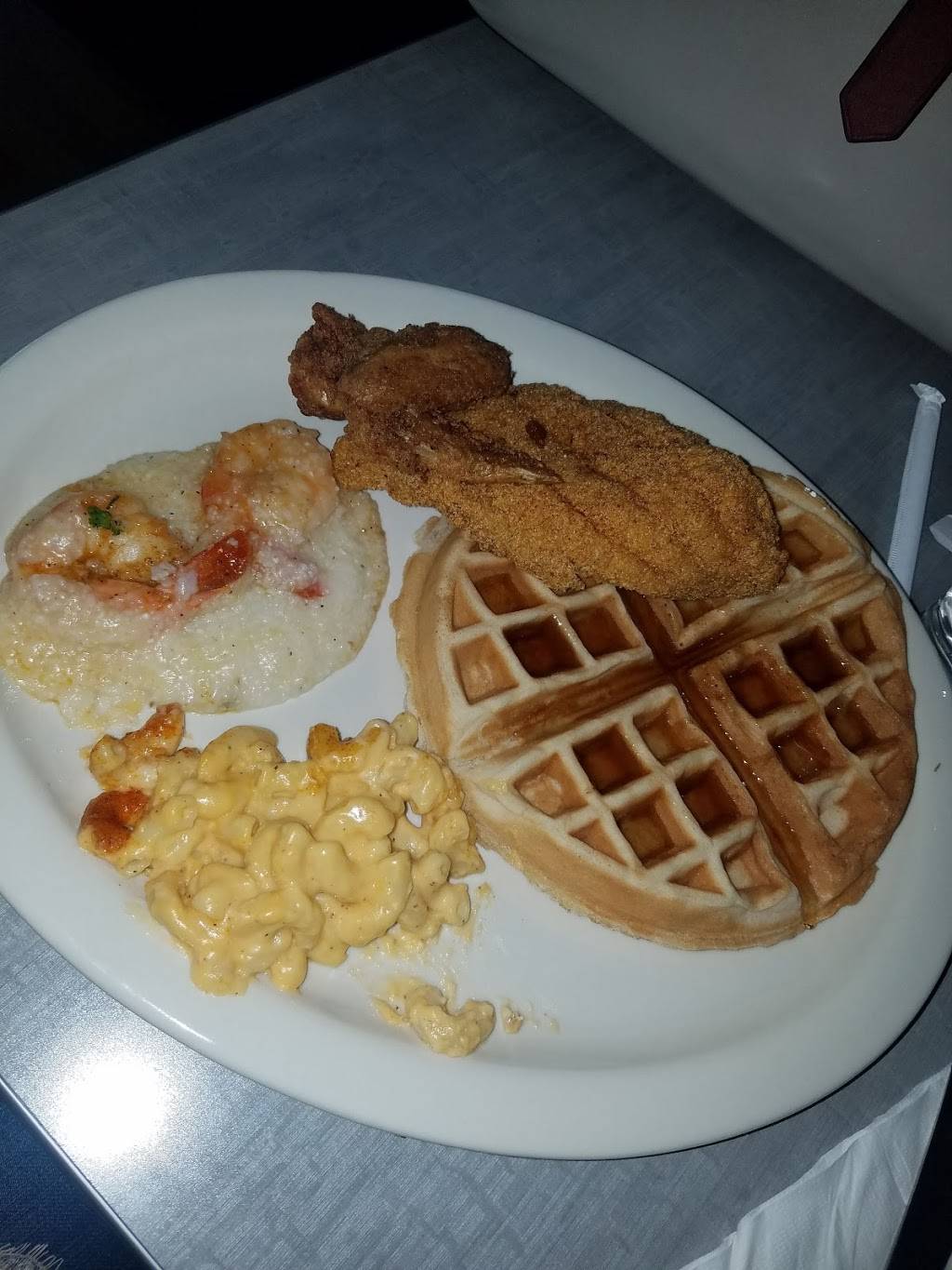 Fusion Flare Kitchen & Cocktails | restaurant | 16801 Plymouth Rd, Detroit, MI 48227, USA | 3136533700 OR +1 313-653-3700