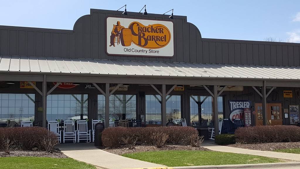 Cracker Barrel Old Country Store | restaurant | 2101 N Kenyon Rd, Urbana, IL 61802, USA | 2173449087 OR +1 217-344-9087