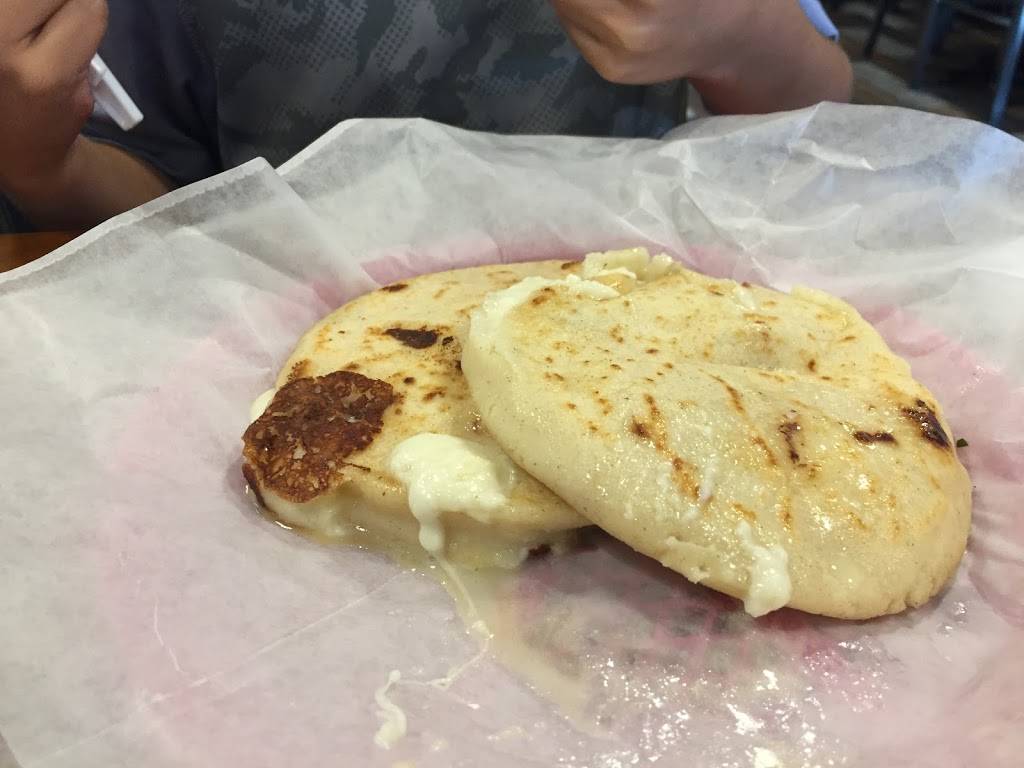 Doña Cecy’s Pupuseria | restaurant | 2002 Veirs Mill Rd, Rockville, MD 20851, USA | 3019787993 OR +1 301-978-7993