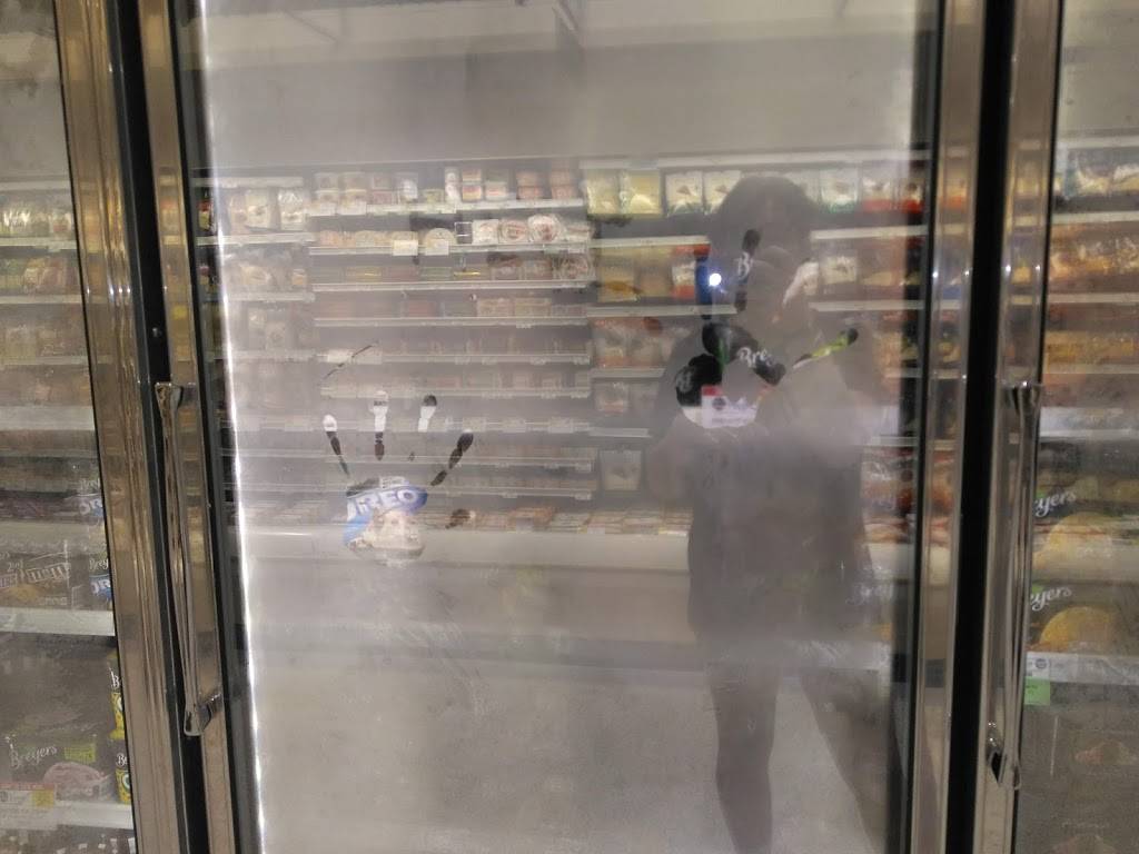 South Point | shopping mall | 4125 9th St SW, Vero Beach, FL 32968, USA | 5616302300 OR +1 561-630-2300