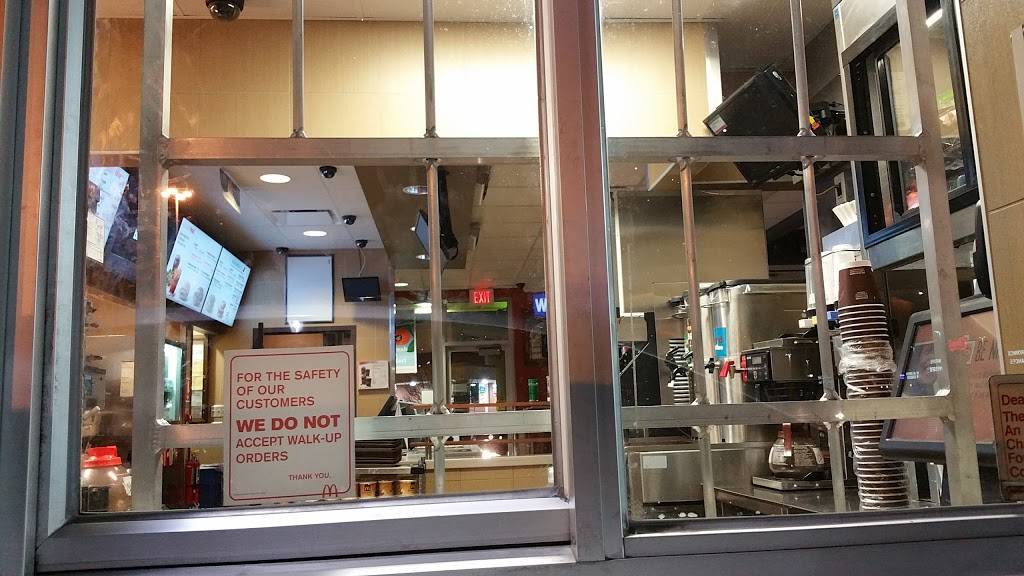 McDonalds | cafe | 8010 S Gessner Rd, Houston, TX 77036, USA | 7132701900 OR +1 713-270-1900