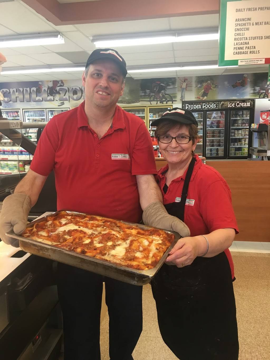 Roberto’s Corner | restaurant | 1034 Pleasant Park Rd, Ottawa, ON K1G 2A1, Canada | 6137990195 OR +1 613-799-0195