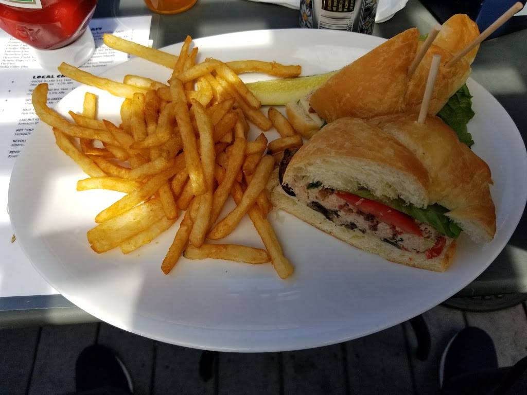 Vines On Clark | restaurant | 3554 N Clark St, Chicago, IL 60657, USA | 7733278572 OR +1 773-327-8572