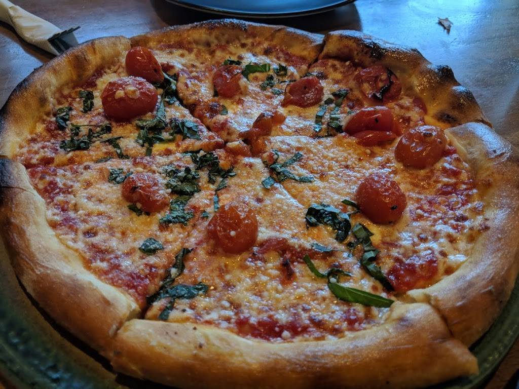 SPIN! Pizza | restaurant | 4950 Main St, Kansas City, MO 64112, USA | 8165617746 OR +1 816-561-7746