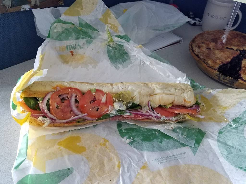 Subway | restaurant | 7630 W Bluemound Rd, Wauwatosa, WI 53213, USA | 4147716114 OR +1 414-771-6114