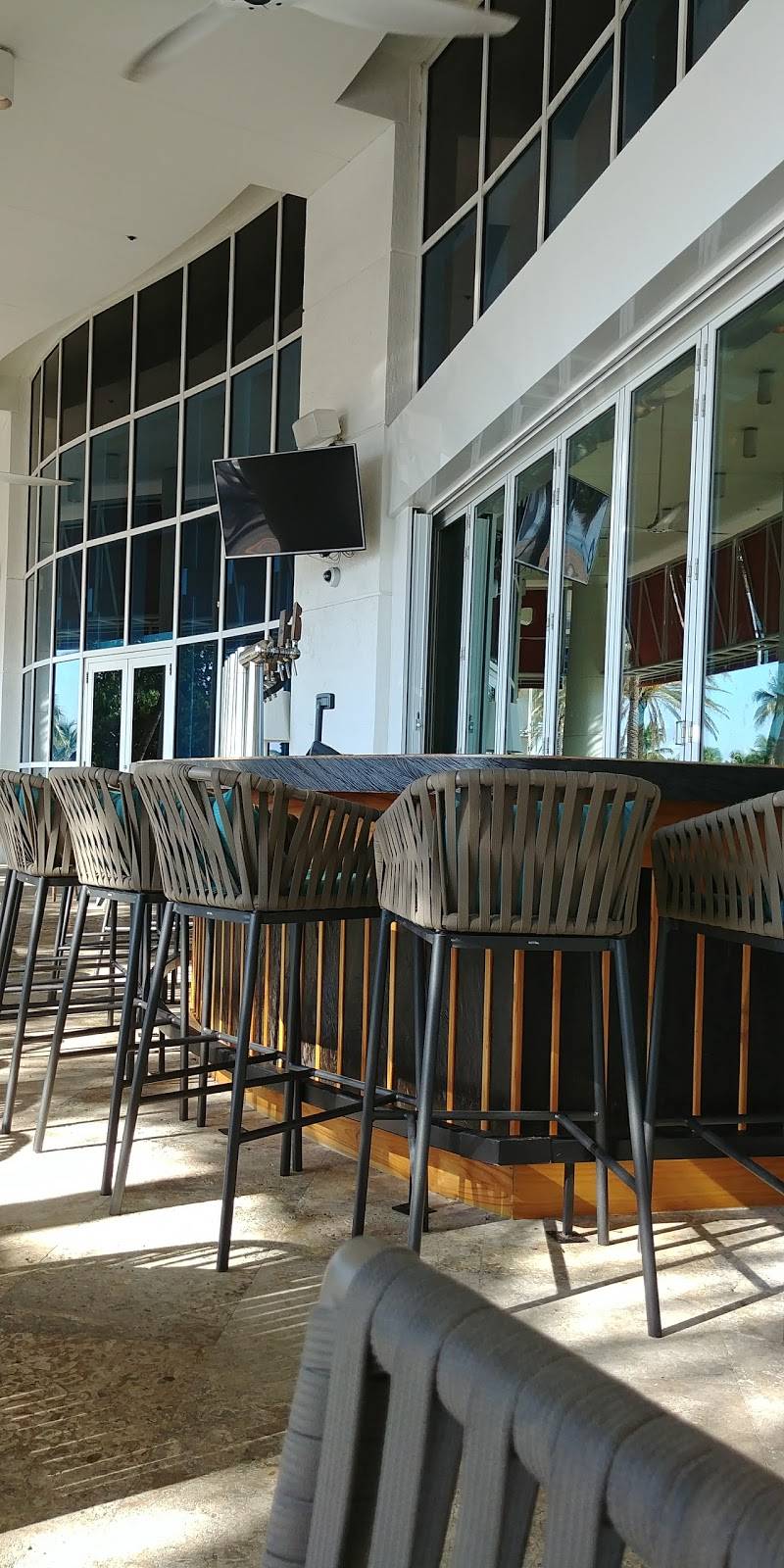 Burlock Coast | restaurant | 1 N Fort Lauderdale Beach Blvd, Fort Lauderdale, FL 33304, USA | 9543026460 OR +1 954-302-6460
